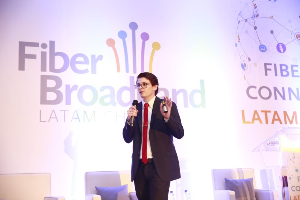 Bernardo López Product Manager FOM Fiber Connect LATAM